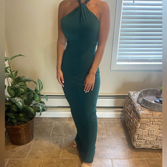 Green Club L London twist front halterneck maxi dress - Picture 3 of 4